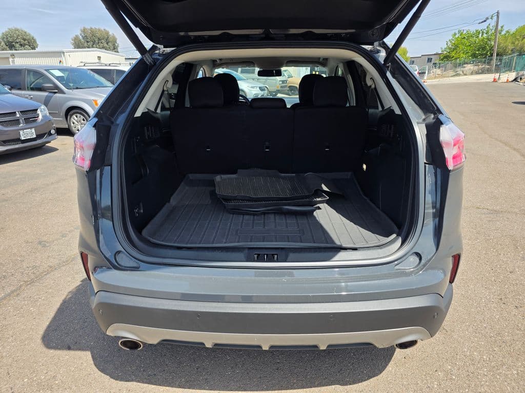 2021 Ford Edge Titanium - Photo 12