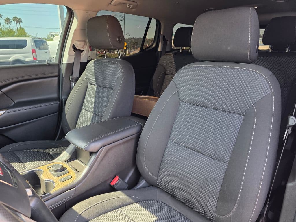 2022 GMC Acadia SLE - Photo 16