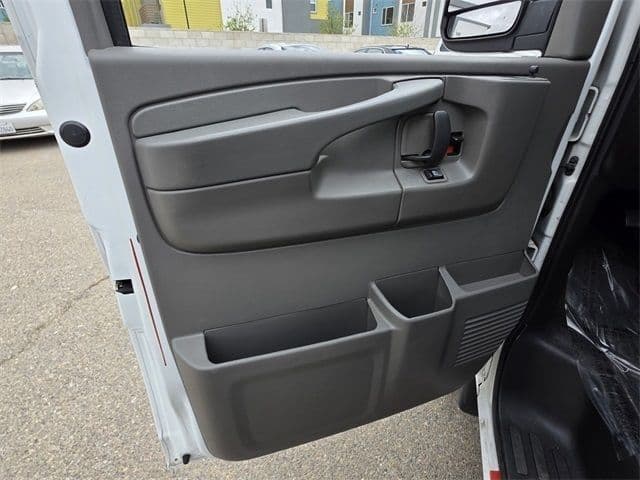 2014 Chevrolet Express 1500 LT - Photo 19