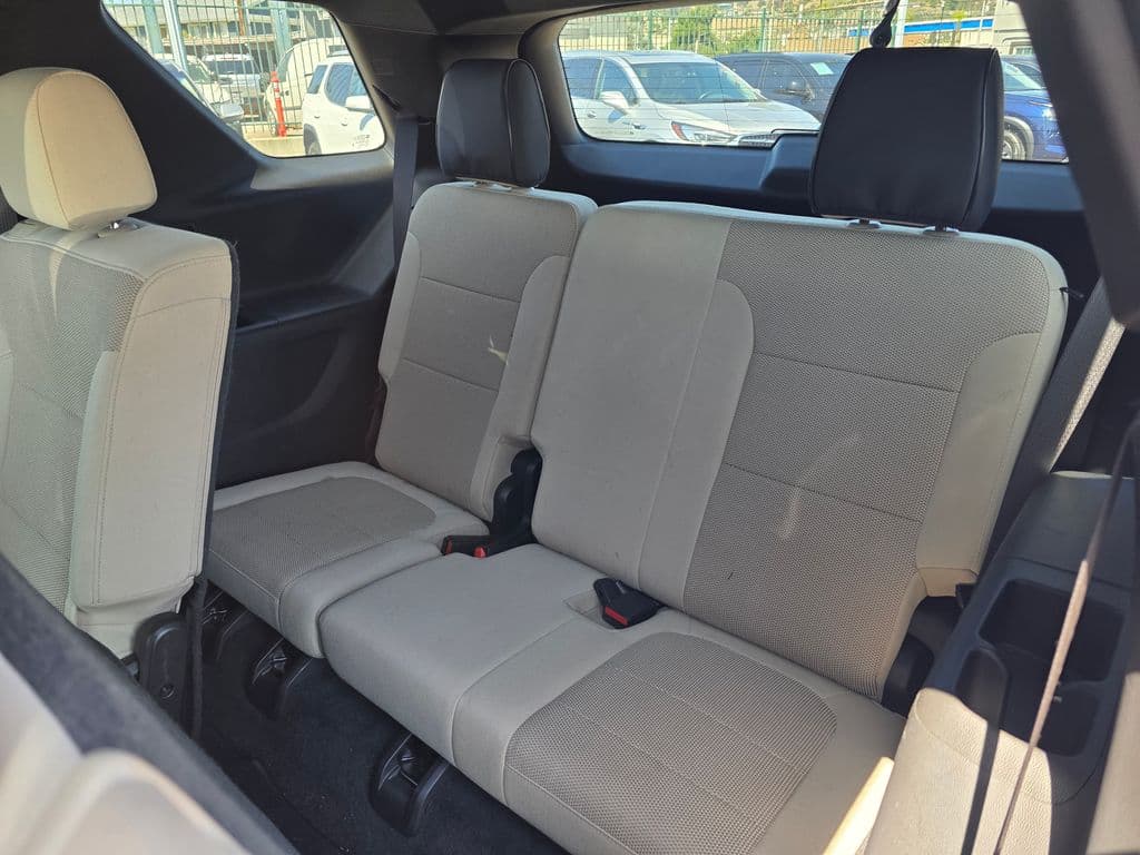 2022 Chevrolet Traverse LS - Photo 7