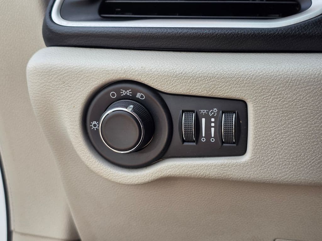2017 Chrysler Pacifica LX - Photo 40