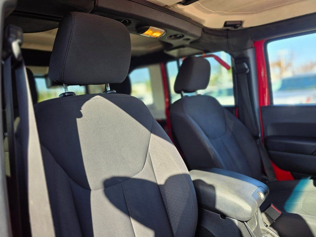 2015 Jeep Wrangler Unlimited Sport - Photo 11