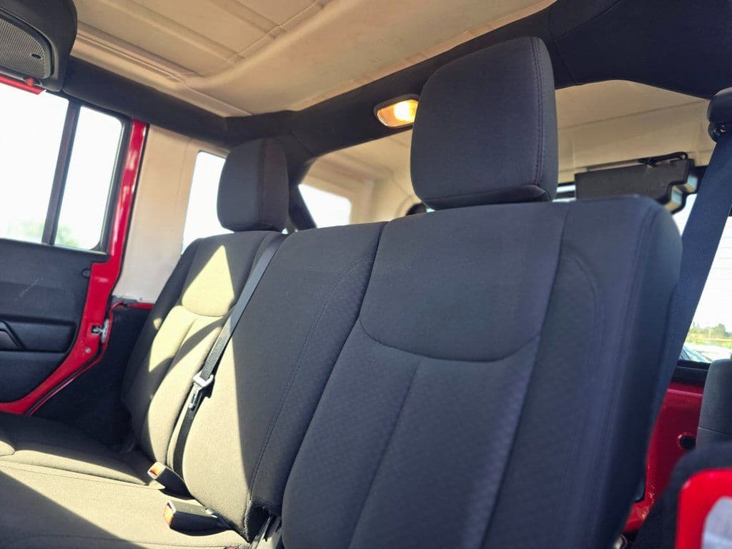 2015 Jeep Wrangler Unlimited Sport - Photo 19
