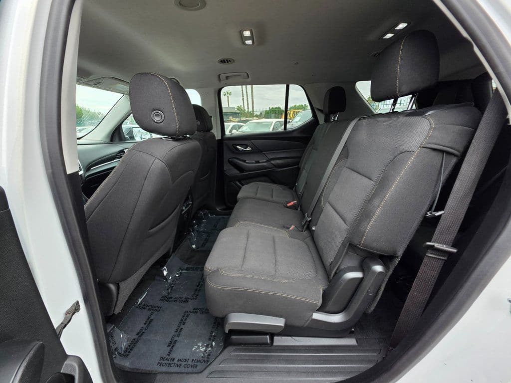 2020 Chevrolet Traverse LS - Photo 19