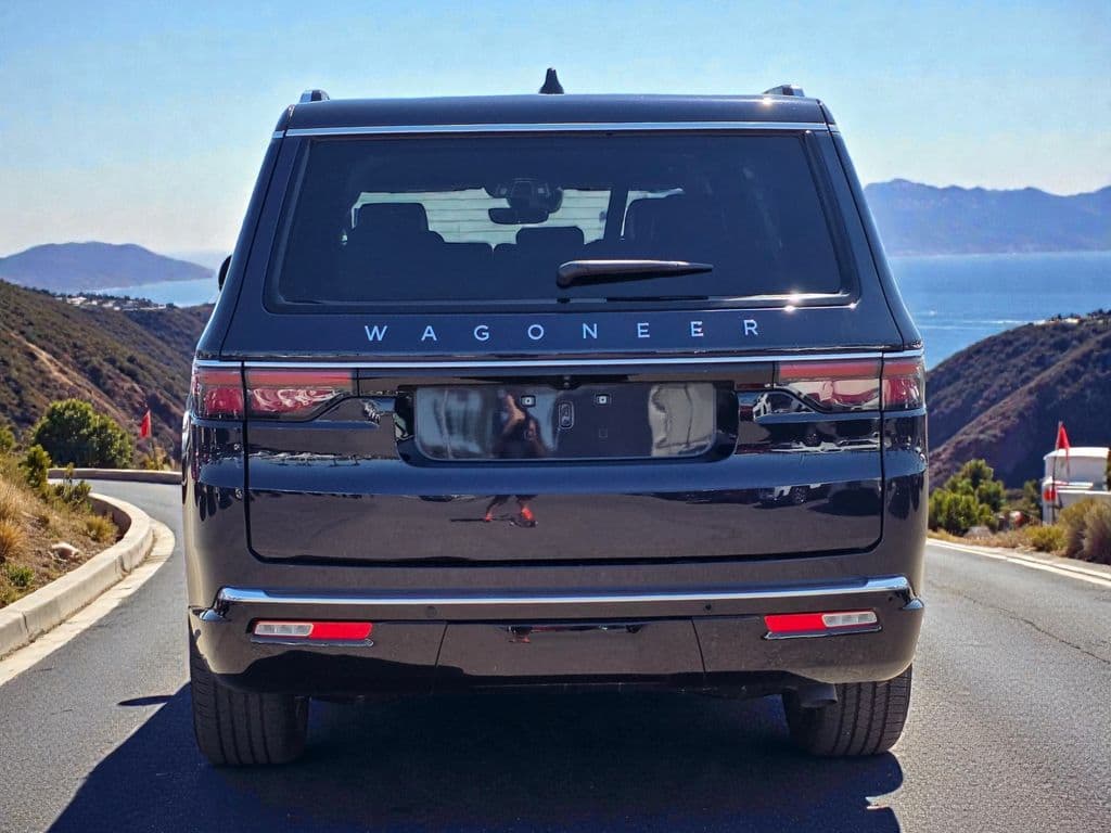 2025 Jeep Wagoneer Series II - Photo 8