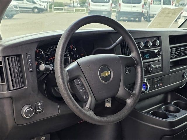 2014 Chevrolet Express 1500 LT - Photo 16