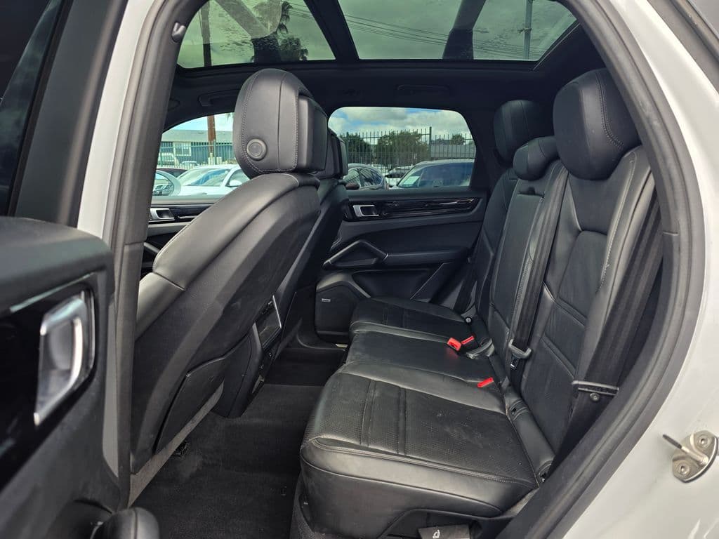 2022 Porsche Cayenne E-Hybrid - Photo 17