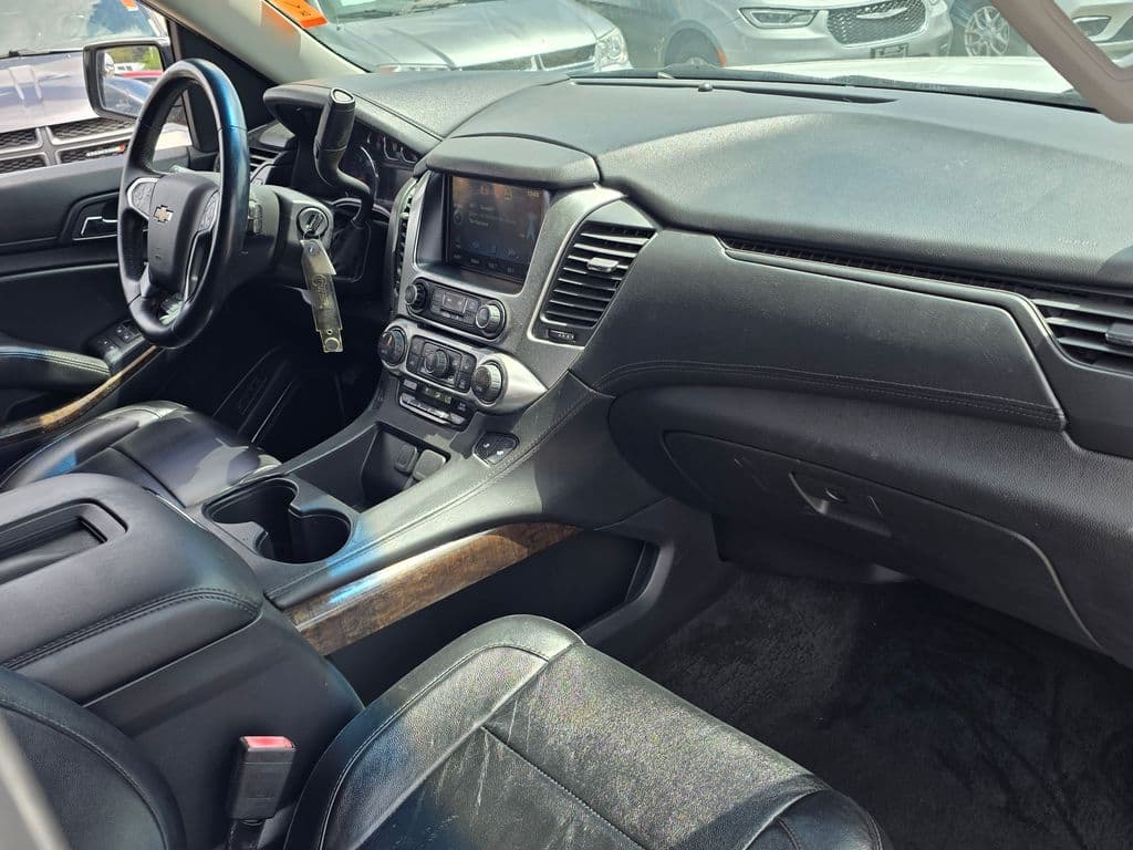2015 Chevrolet Suburban LT - Photo 11