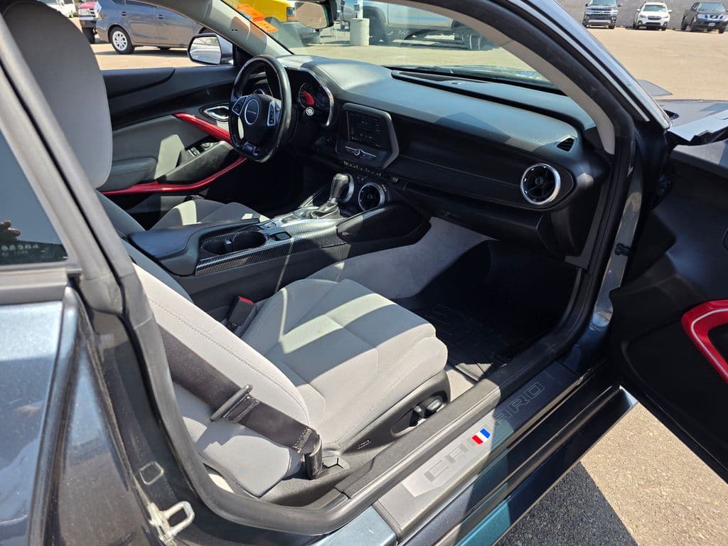 2019 Chevrolet Camaro 1LT - Photo 9