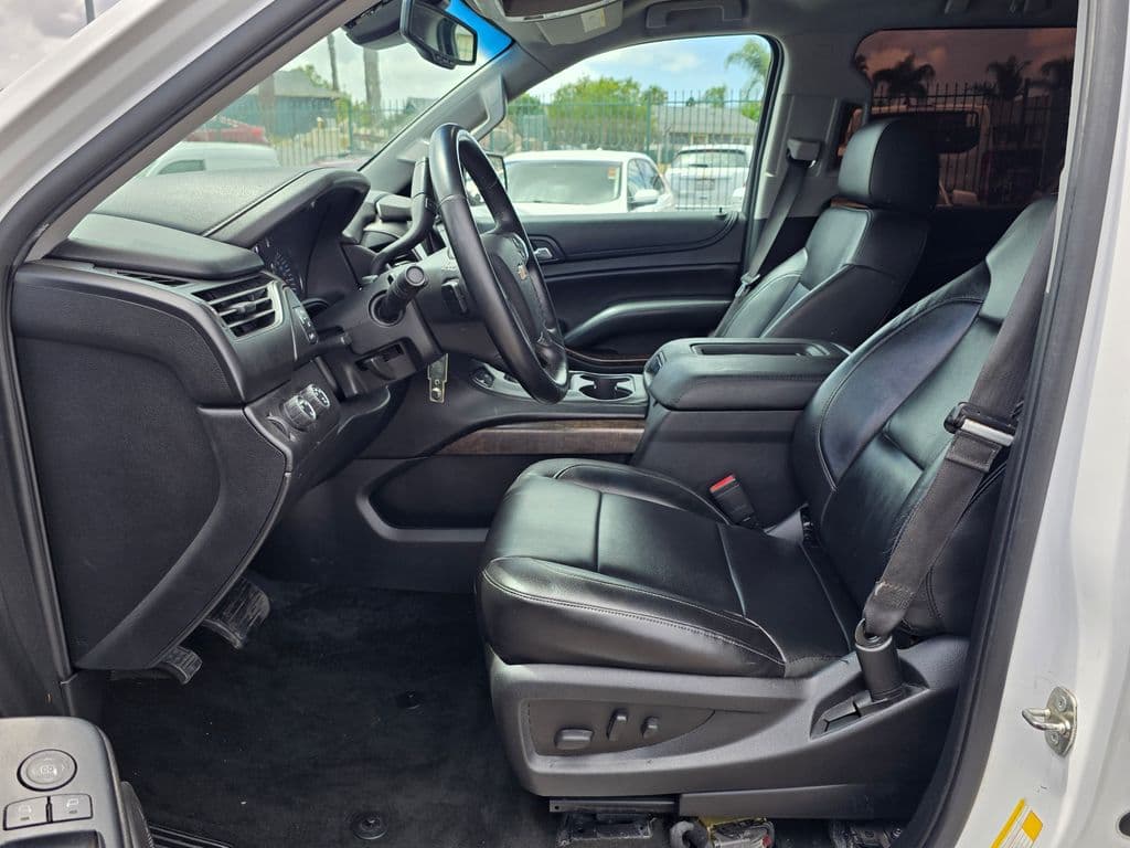 2015 Chevrolet Suburban LT - Photo 18