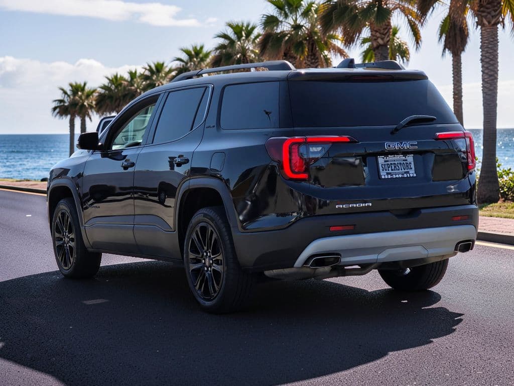 2022 GMC Acadia SLE - Photo 4