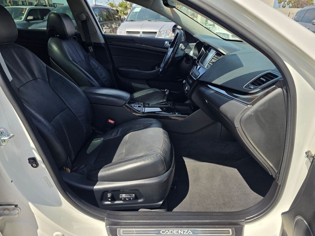 2016 Kia Cadenza Limited - Photo 10