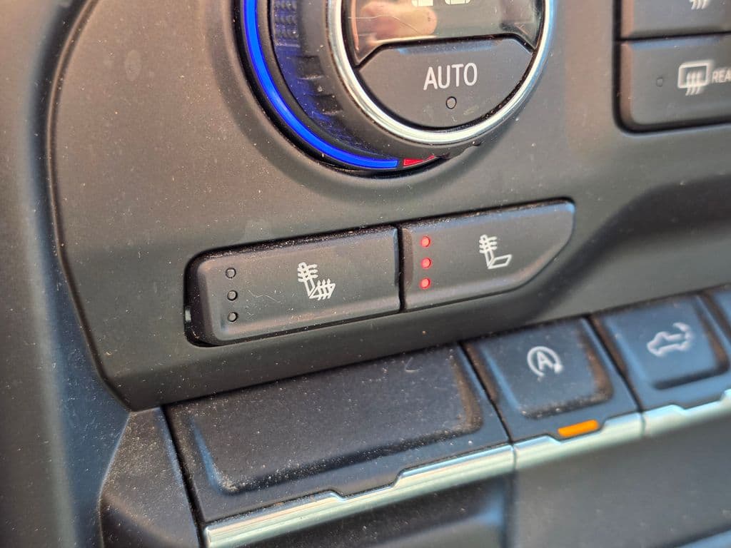 2019 Chevrolet Silverado 1500 LT - Photo 17