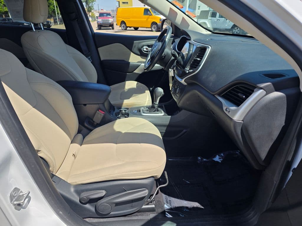 2017 Jeep Cherokee Latitude - Photo 12