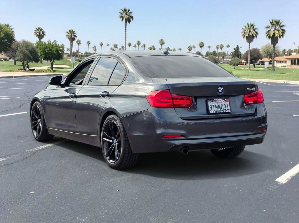 2018 BMW 3 Series 320i - Photo 6