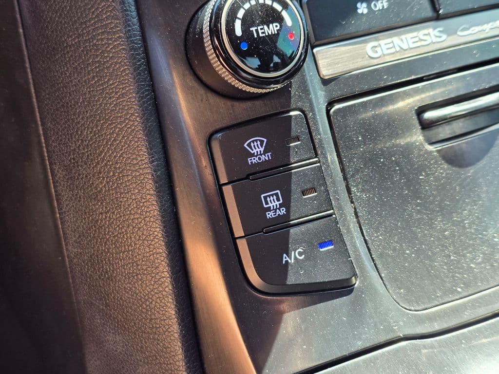 2013 Hyundai Genesis Coupe 2.0T - Photo 31
