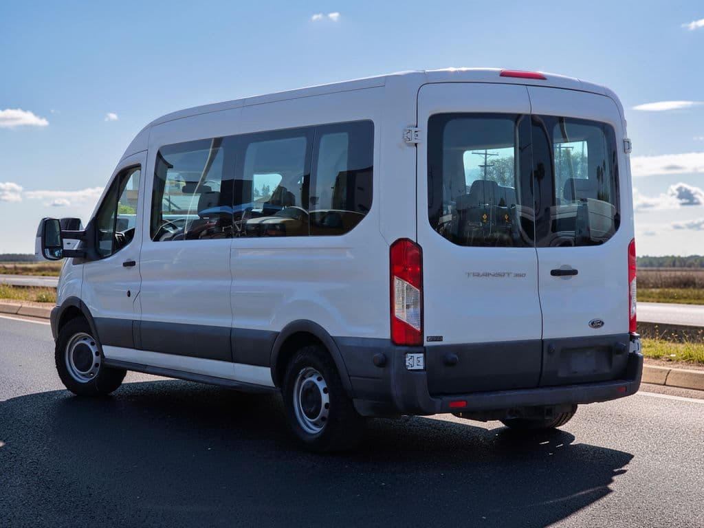 2017 Ford Transit-350 XL - Photo 2