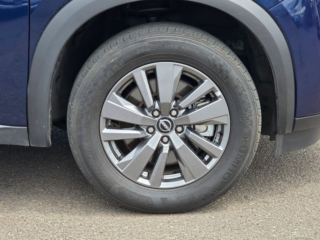 2025 Nissan Pathfinder SV - Photo 10