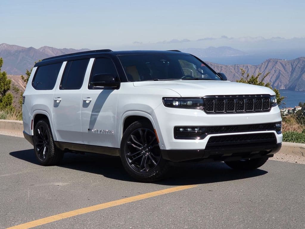 2024 Jeep Grand Wagoneer L Series II - Photo 2