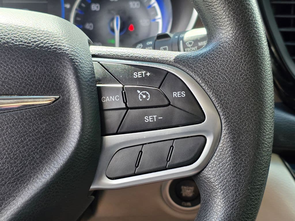 2017 Chrysler Pacifica LX - Photo 29