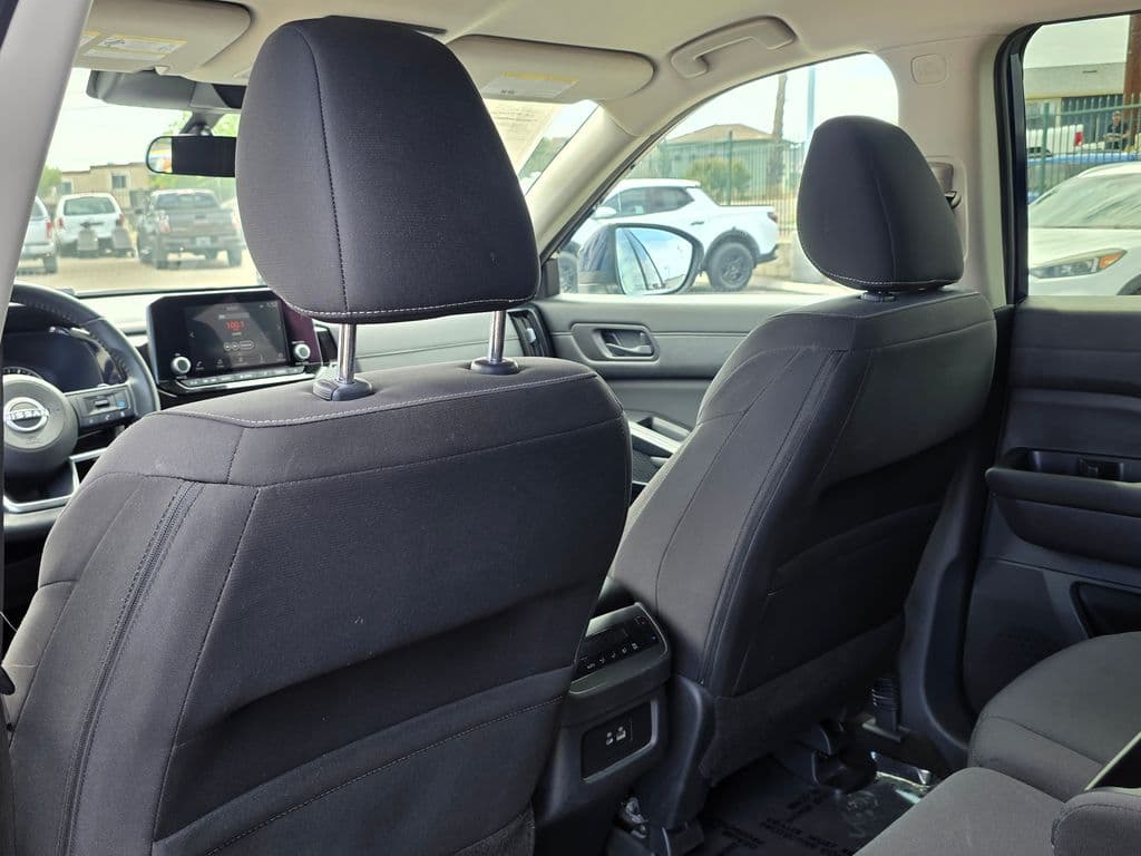 2025 Nissan Pathfinder SV - Photo 24