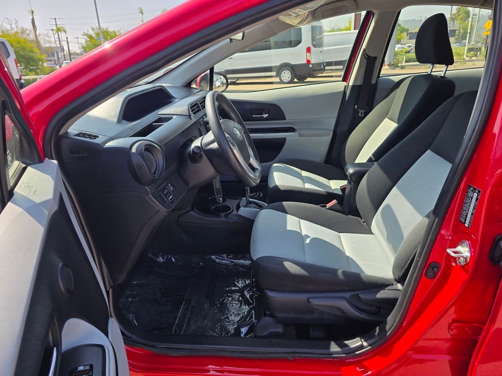 2014 Toyota Prius c Two - Photo 17