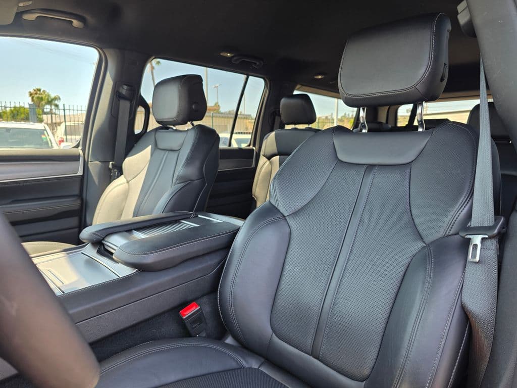 2025 Jeep Wagoneer Series II - Photo 20