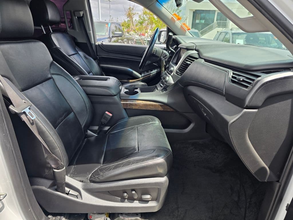 2015 Chevrolet Suburban LT - Photo 12