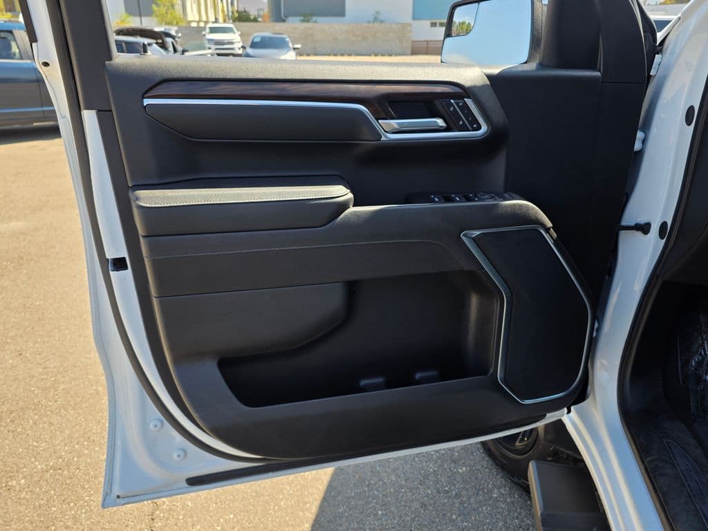 2025 GMC Sierra 1500 SLT - Photo 27