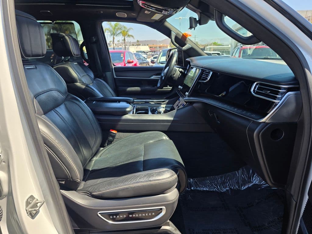 2024 Jeep Grand Wagoneer L Series II - Photo 12