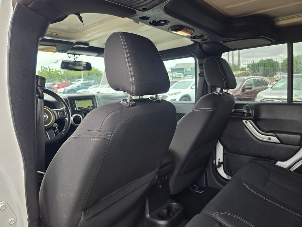 2016 Jeep Wrangler Unlimited Sahara - Photo 20
