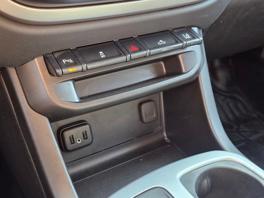 2022 Chevrolet Colorado LT - Photo 32