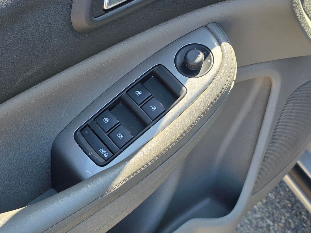2014 Chevrolet Malibu LS - Photo 22