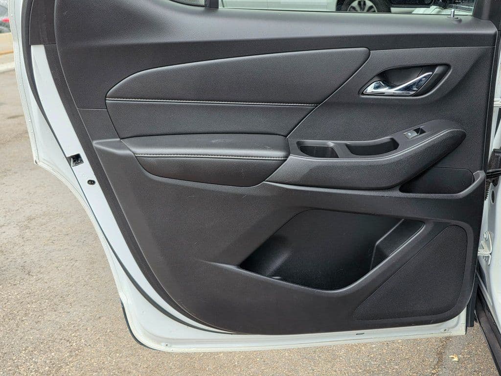 2020 Chevrolet Traverse LS - Photo 22
