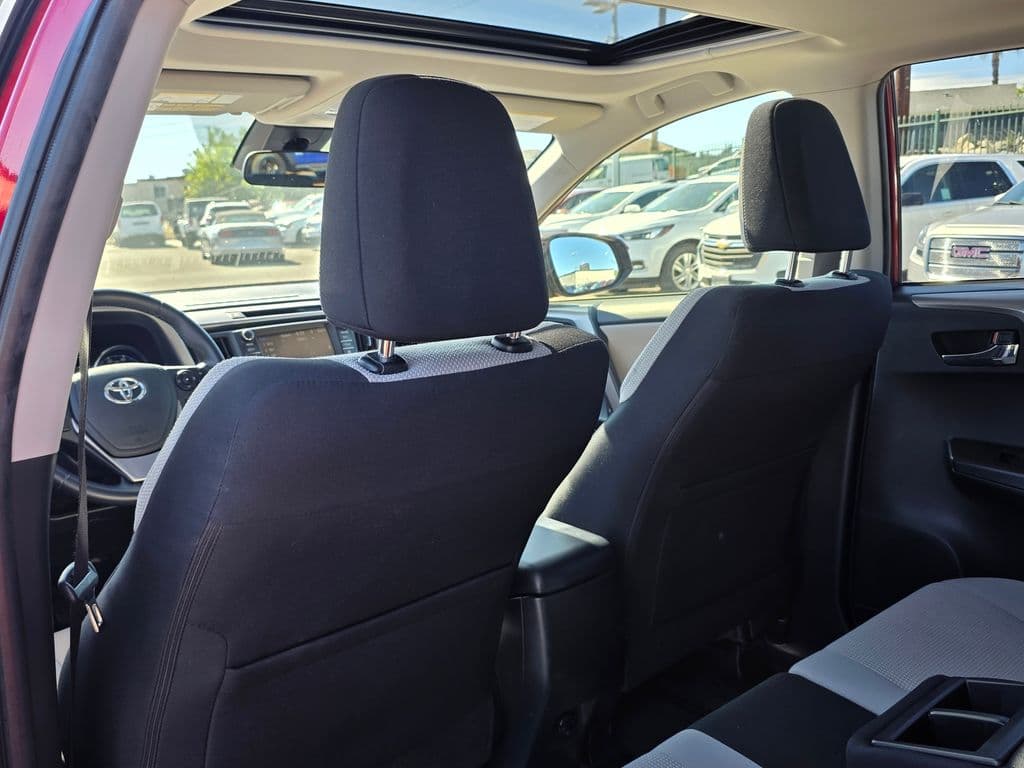 2016 Toyota RAV4 XLE - Photo 23