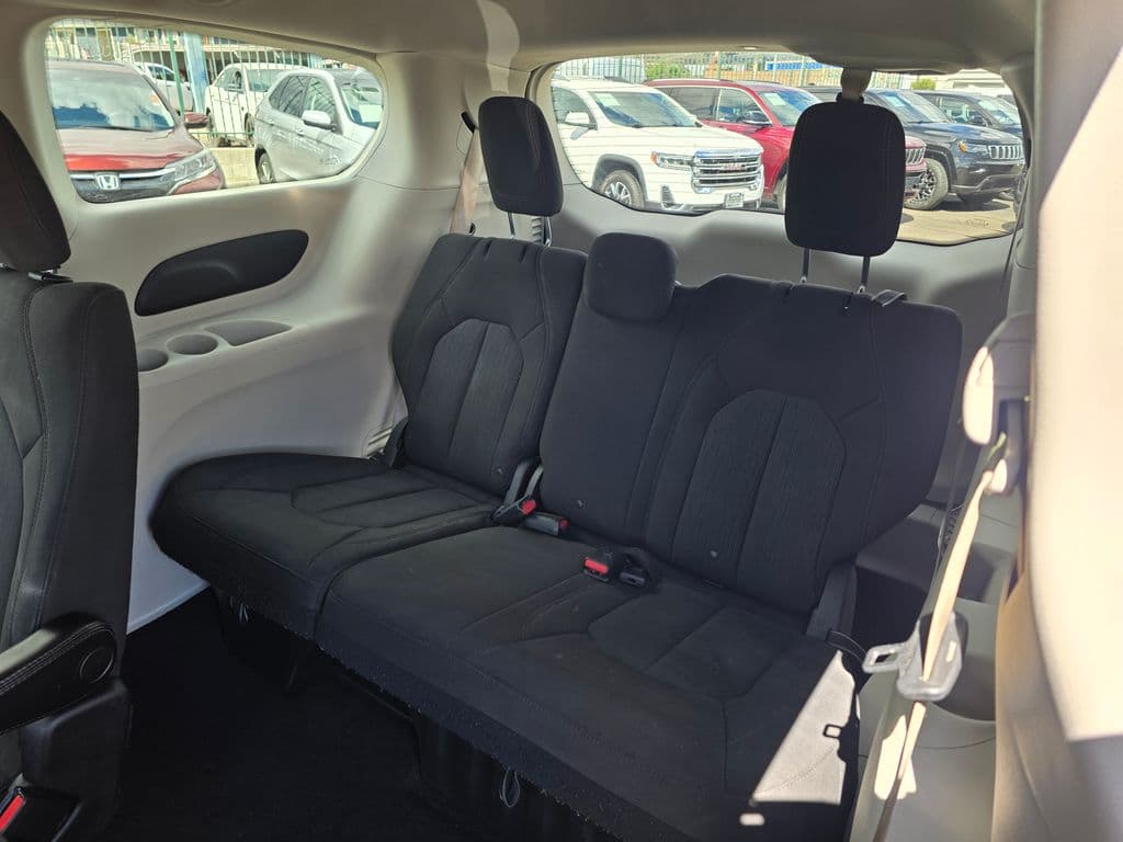 2017 Chrysler Pacifica LX - Photo 19