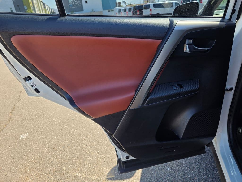 2015 Toyota RAV4 Limited - Photo 24