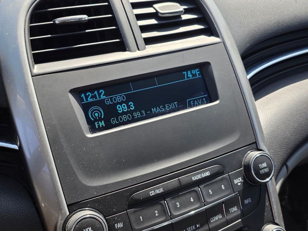 2014 Chevrolet Malibu LS - Photo 25