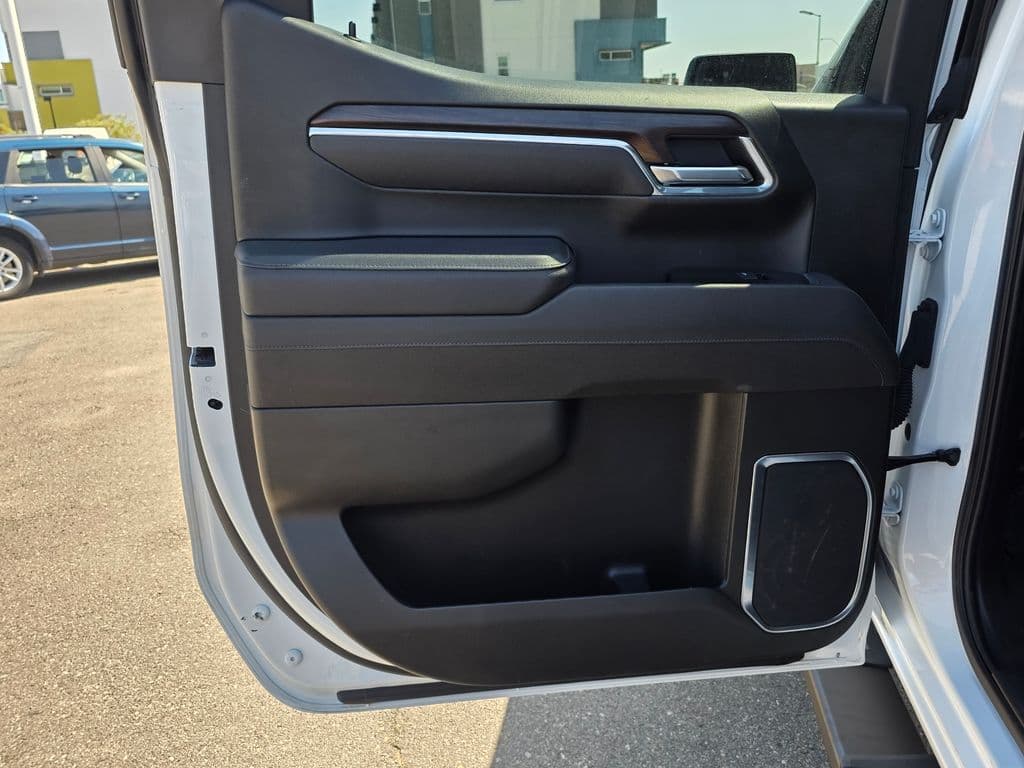 2025 GMC Sierra 1500 SLT - Photo 26