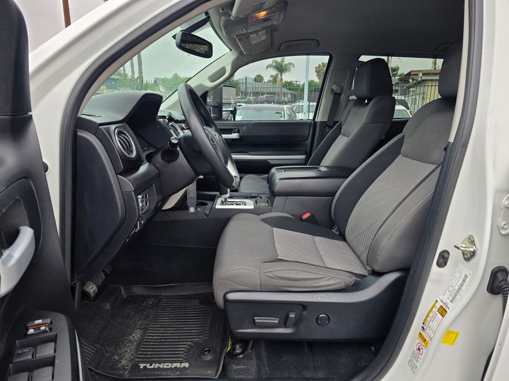 2017 Toyota Tundra SR5 - Photo 10