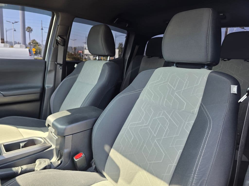 2021 Toyota Tacoma TRD Off-Road - Photo 18