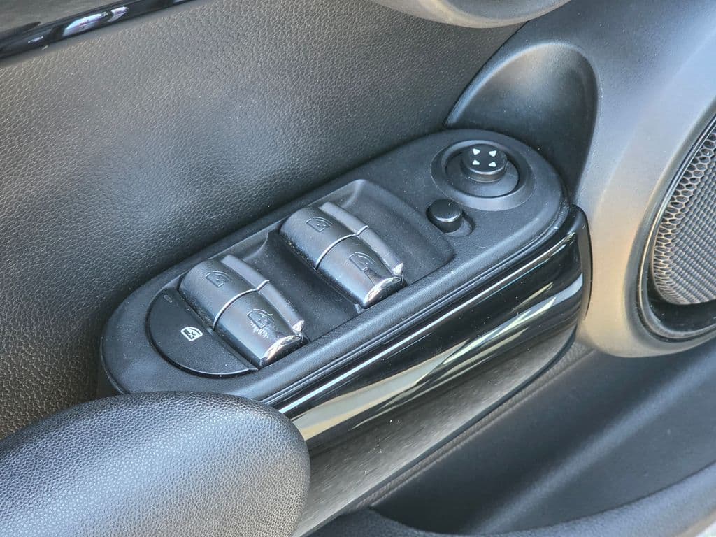2020 MINI Cooper S - Photo 24