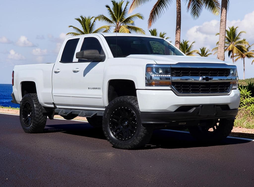 2019 Chevrolet Silverado 1500 LD LT - Photo 2