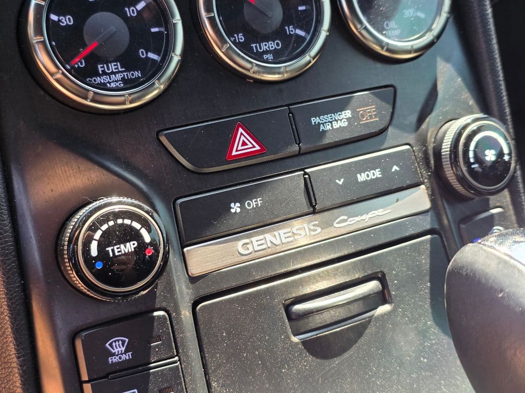 2013 Hyundai Genesis Coupe 2.0T - Photo 30
