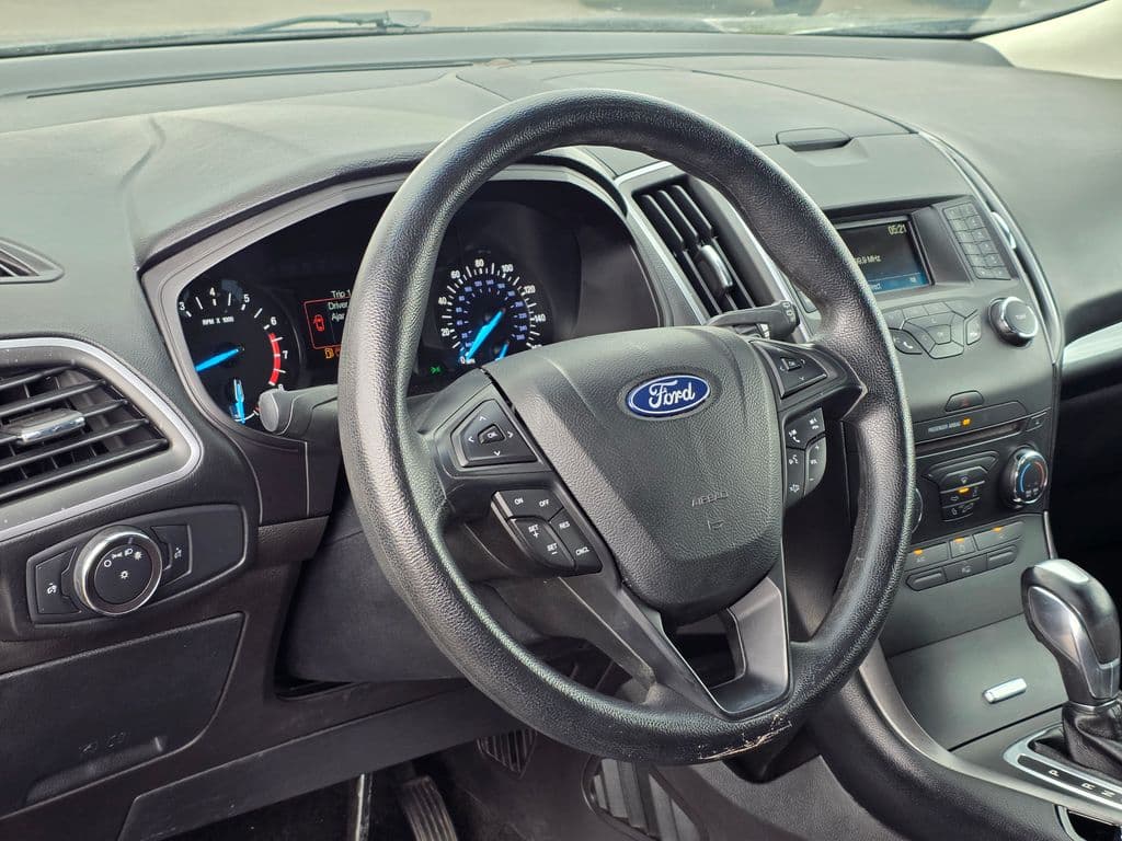 2018 Ford Edge SE - Photo 15