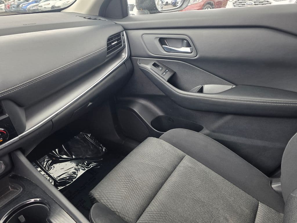 2025 Nissan Rogue SV - Photo 26
