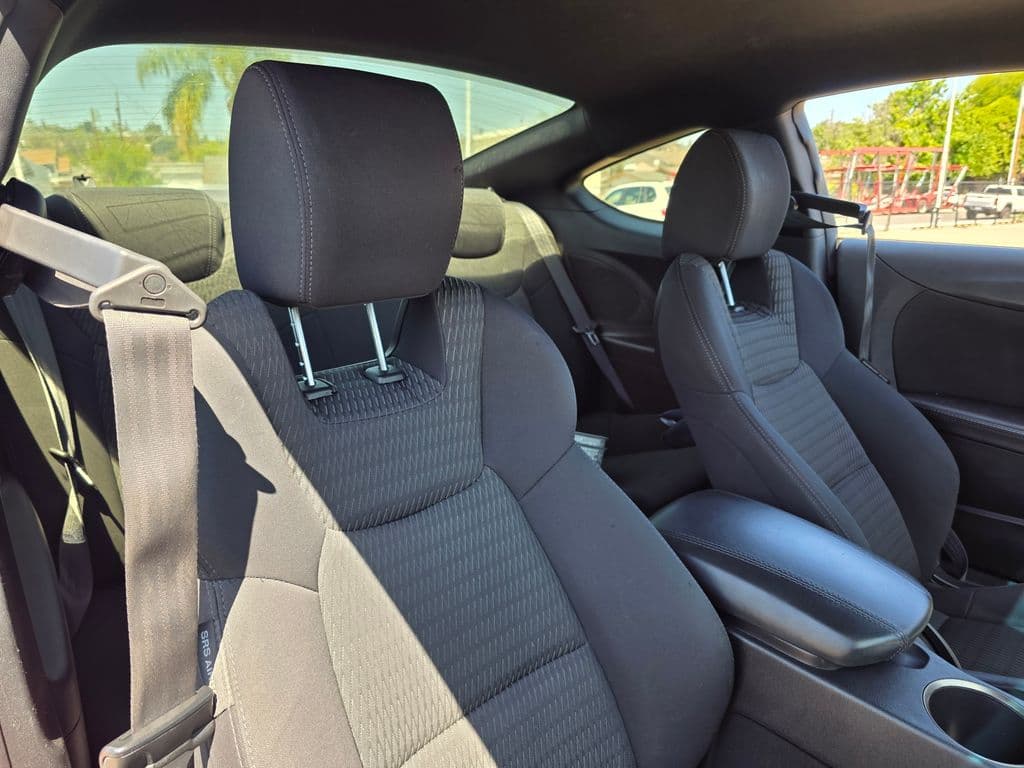 2013 Hyundai Genesis Coupe 2.0T - Photo 13