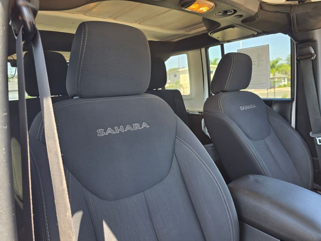 2016 Jeep Wrangler Unlimited Sahara - Photo 13