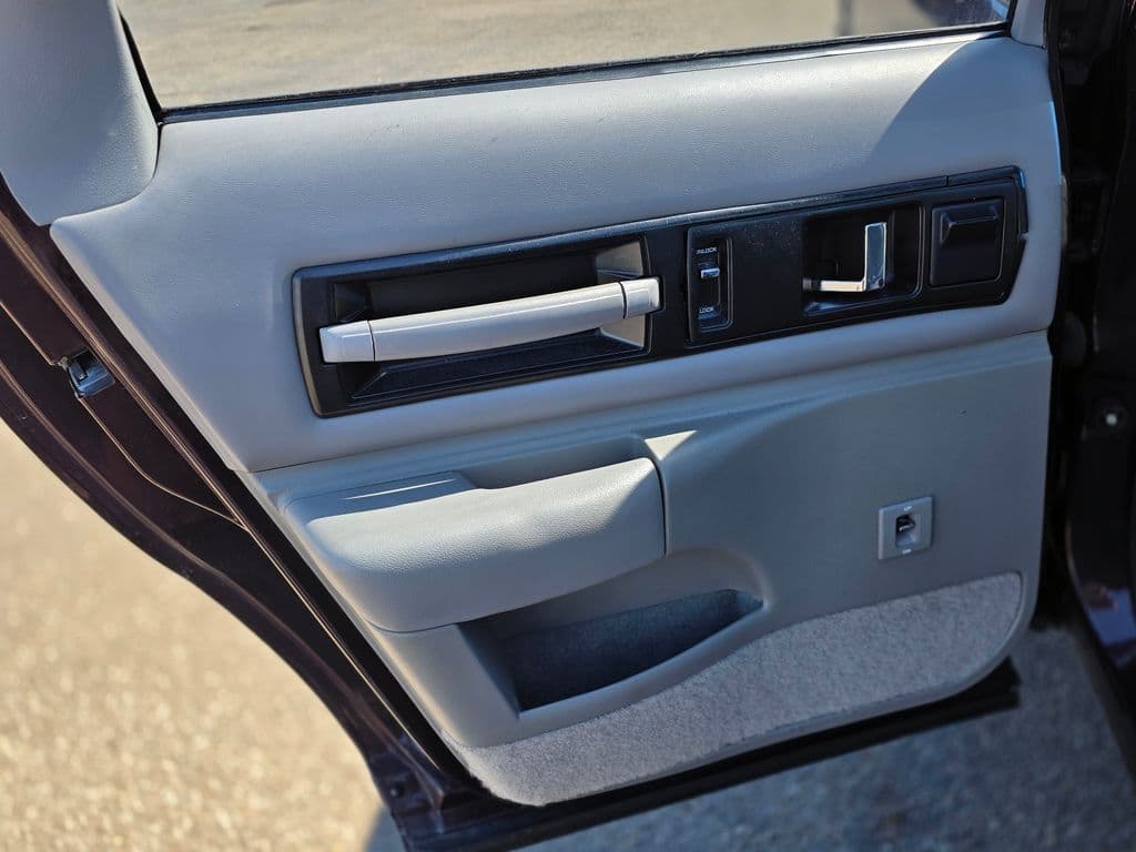 1996 Chevrolet Caprice SS - Photo 12