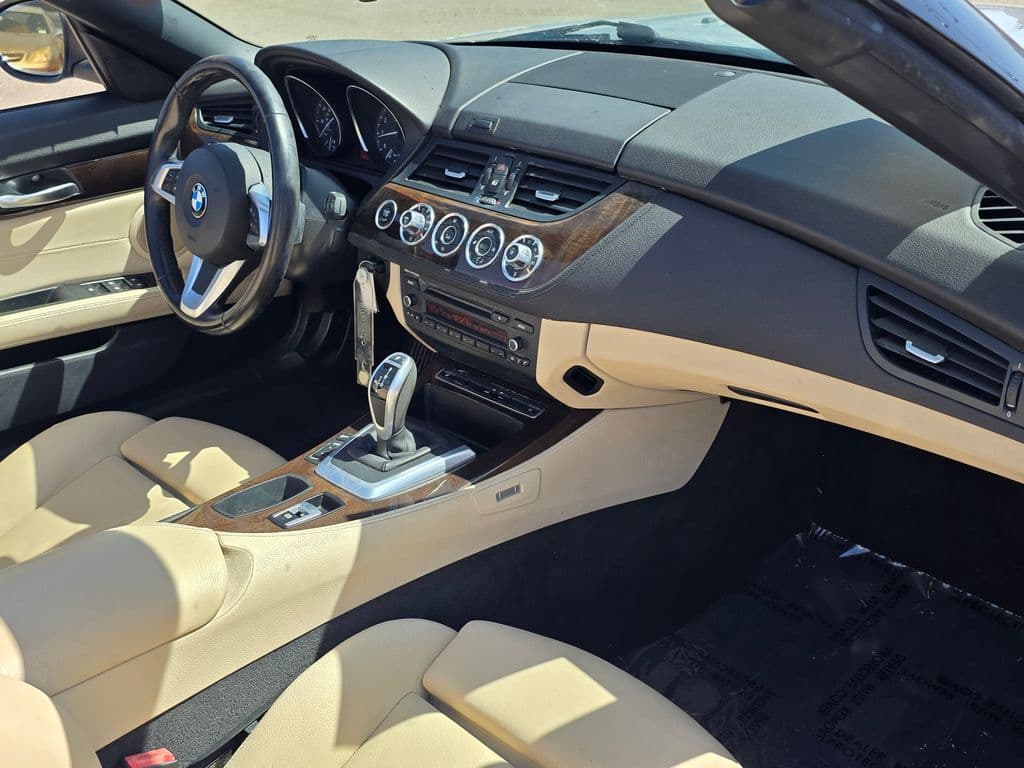 2012 BMW Z4 sDrive28i - Photo 11